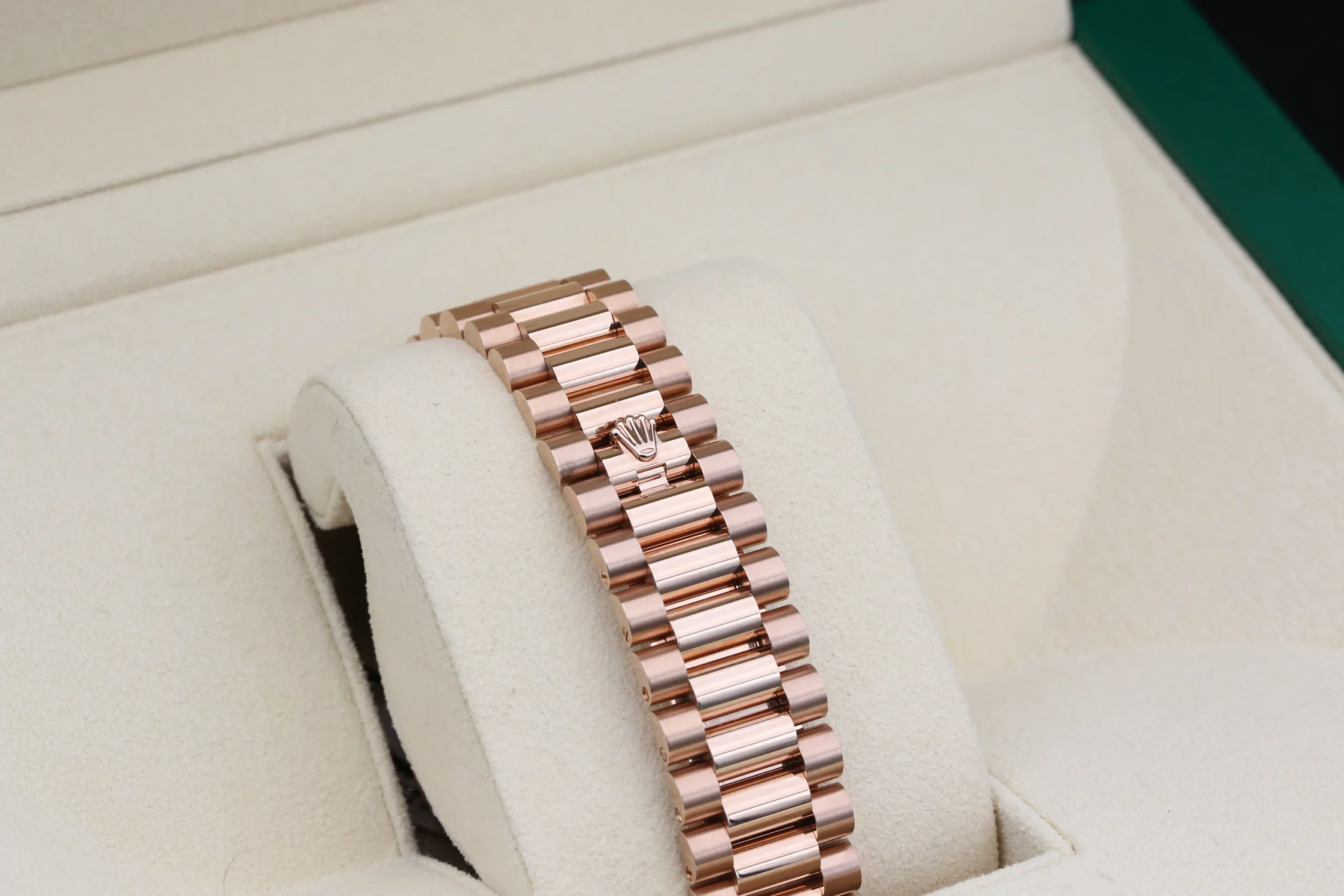 Rolex Day-Date 40 228235 Rose Gold