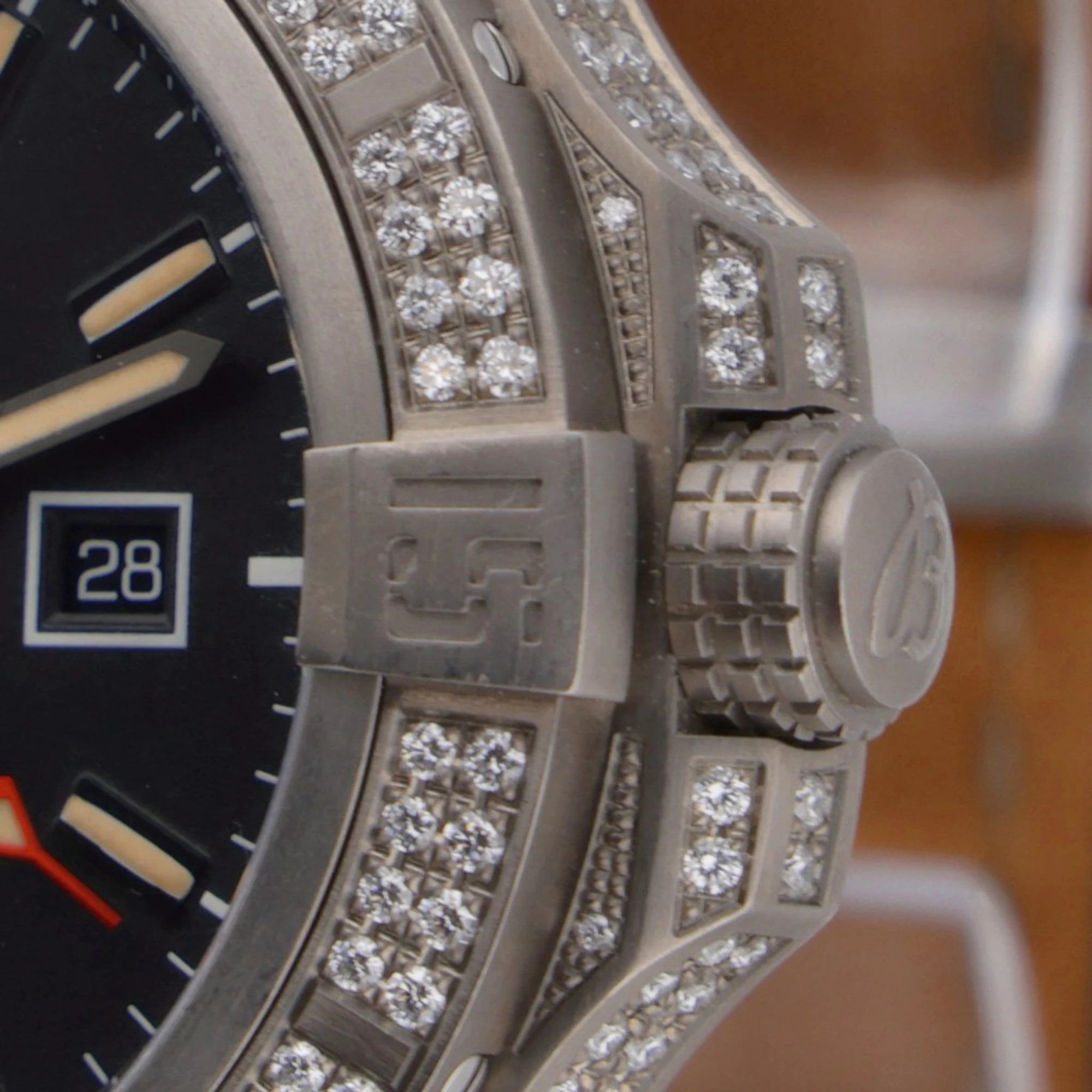 Breitling Avenger Blackbird E17310