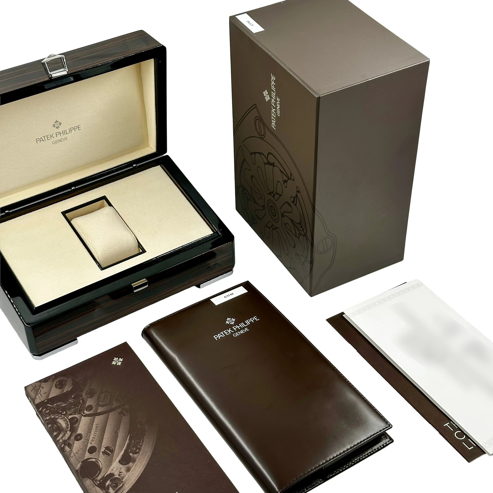 Patek Philippe Calatrava 5227G-010