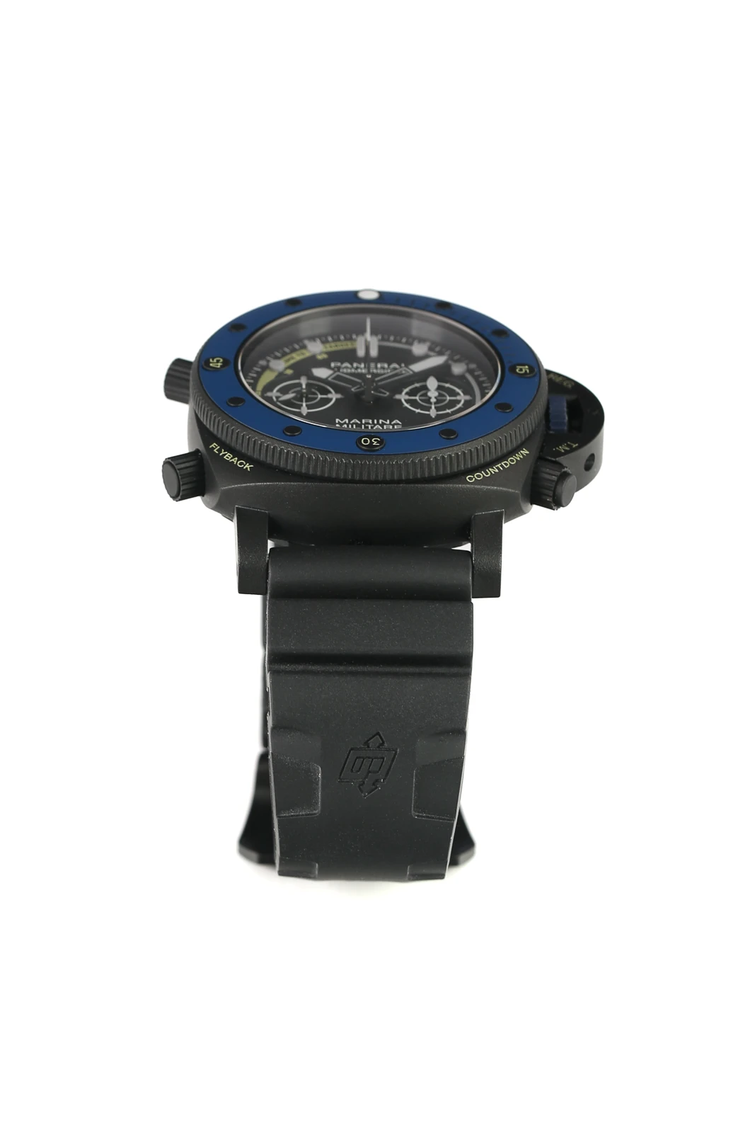 PAM02239_3