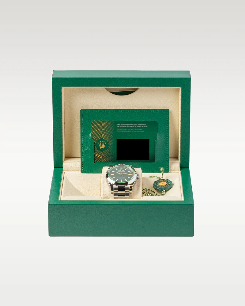 Rolex_Milgauss_Black_Dial_116400GV_Box_Set