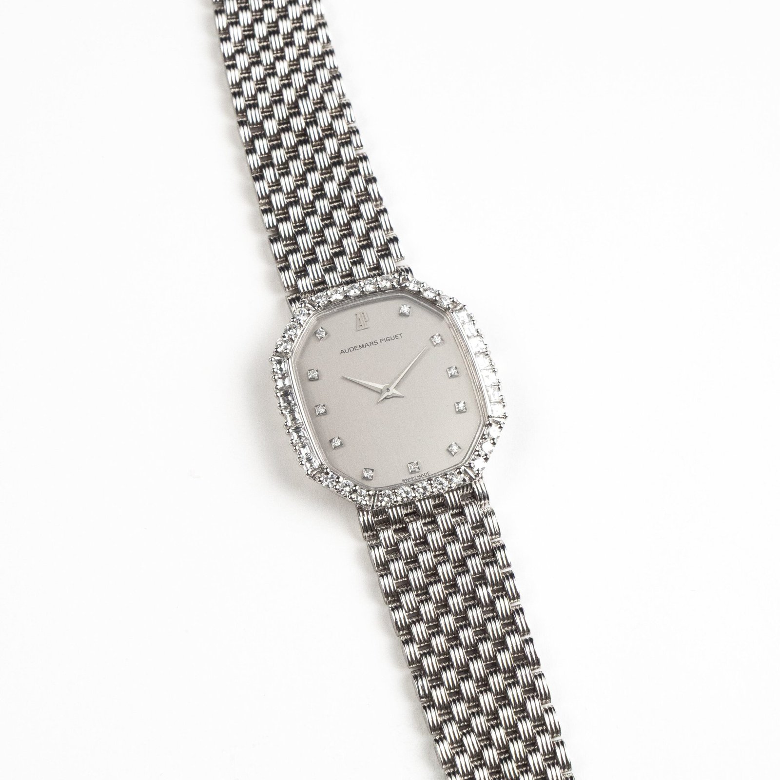 audemars-piguet-cobra-vintage-ladies-white-gold-silver-diamond-dial-diamond-bezel-audemars-piguet-1209727388