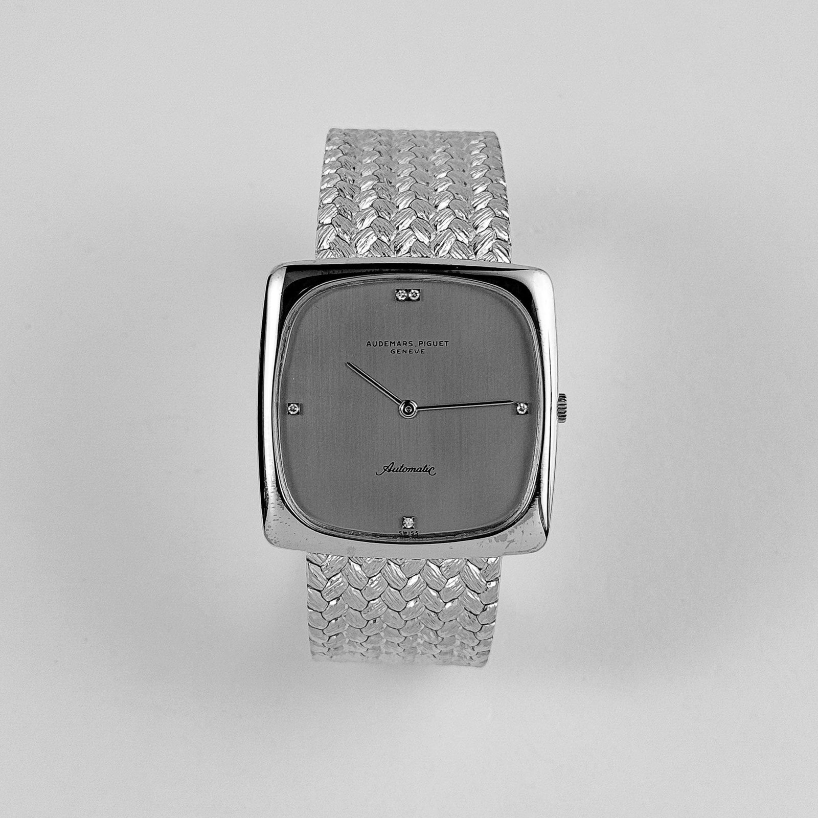 audemars-piguet-jumbo-square-white-gold-silver-diamond-dial-audemars-piguet-1204196926