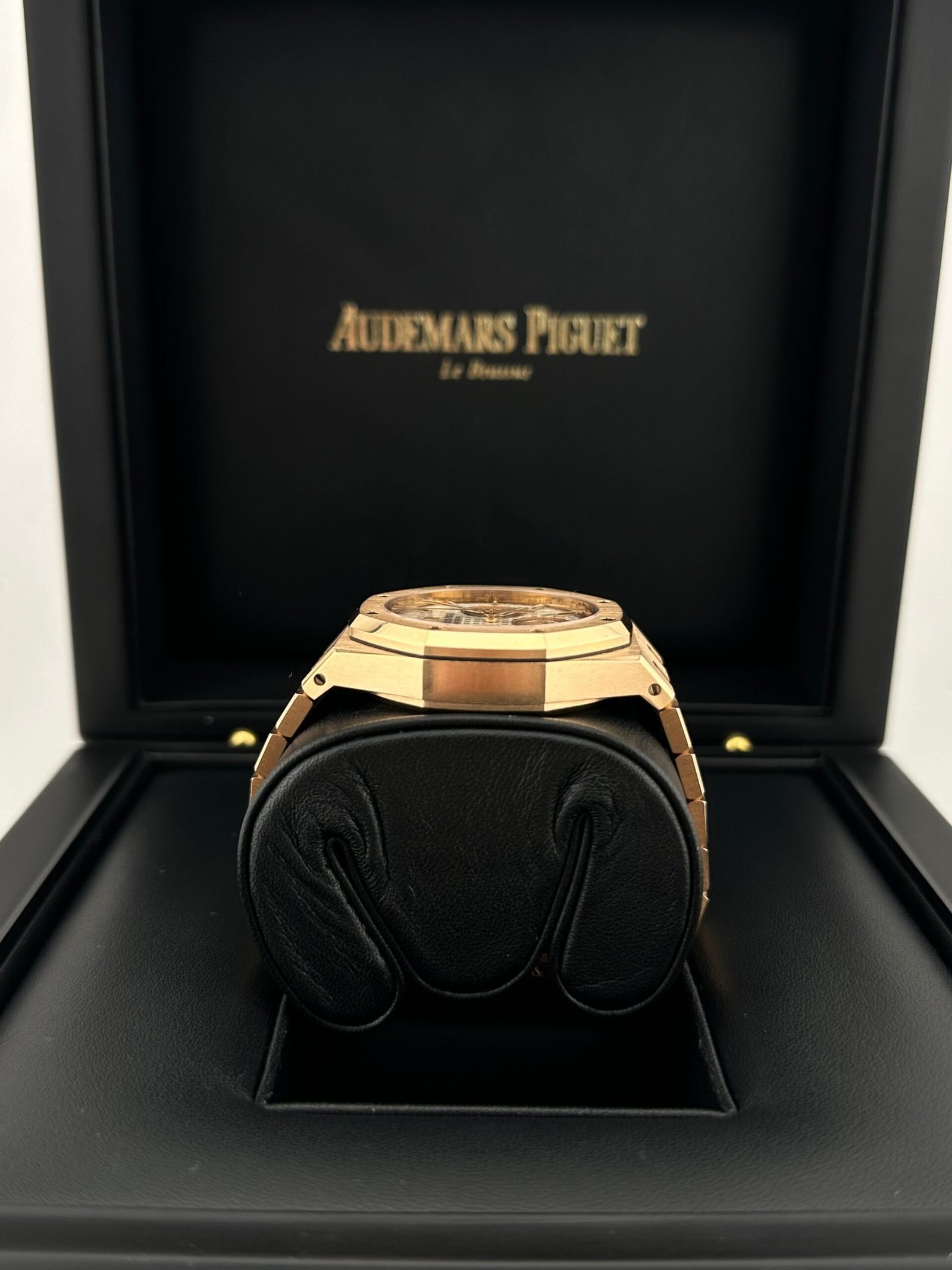audemars-piguet-royal-oak-26315or-oo-1256or-01-chronograph-rose-gold-silver-dial-2023-audemars-piguet-41339947221236