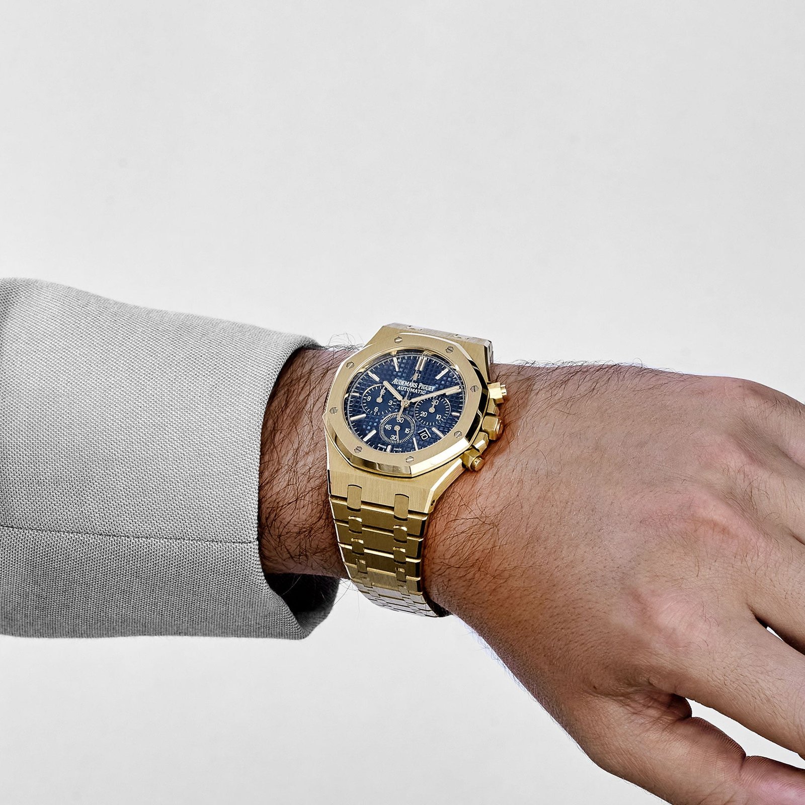 audemars-piguet-royal-oak-26320ba-oo-1220ba-02-chronograph-yellow-gold-blue-dial-2016-audemars-piguet-1195982381