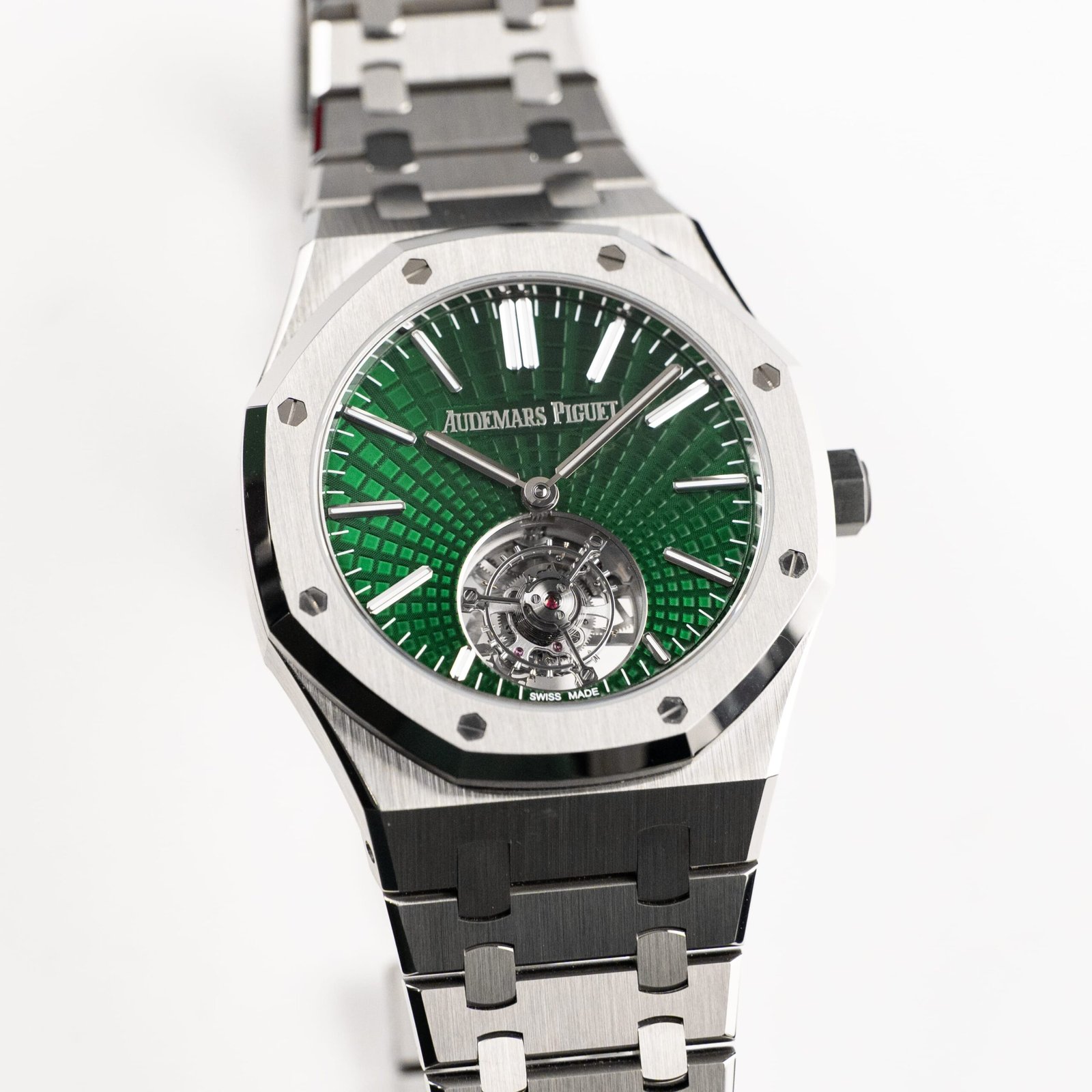 audemars-piguet-royal-oak-26534ti-oo-1220ti-01-flying-tourbillon-titanium-green-dial-limited-edition-of-50-2021-audemars-piguet-1231467549