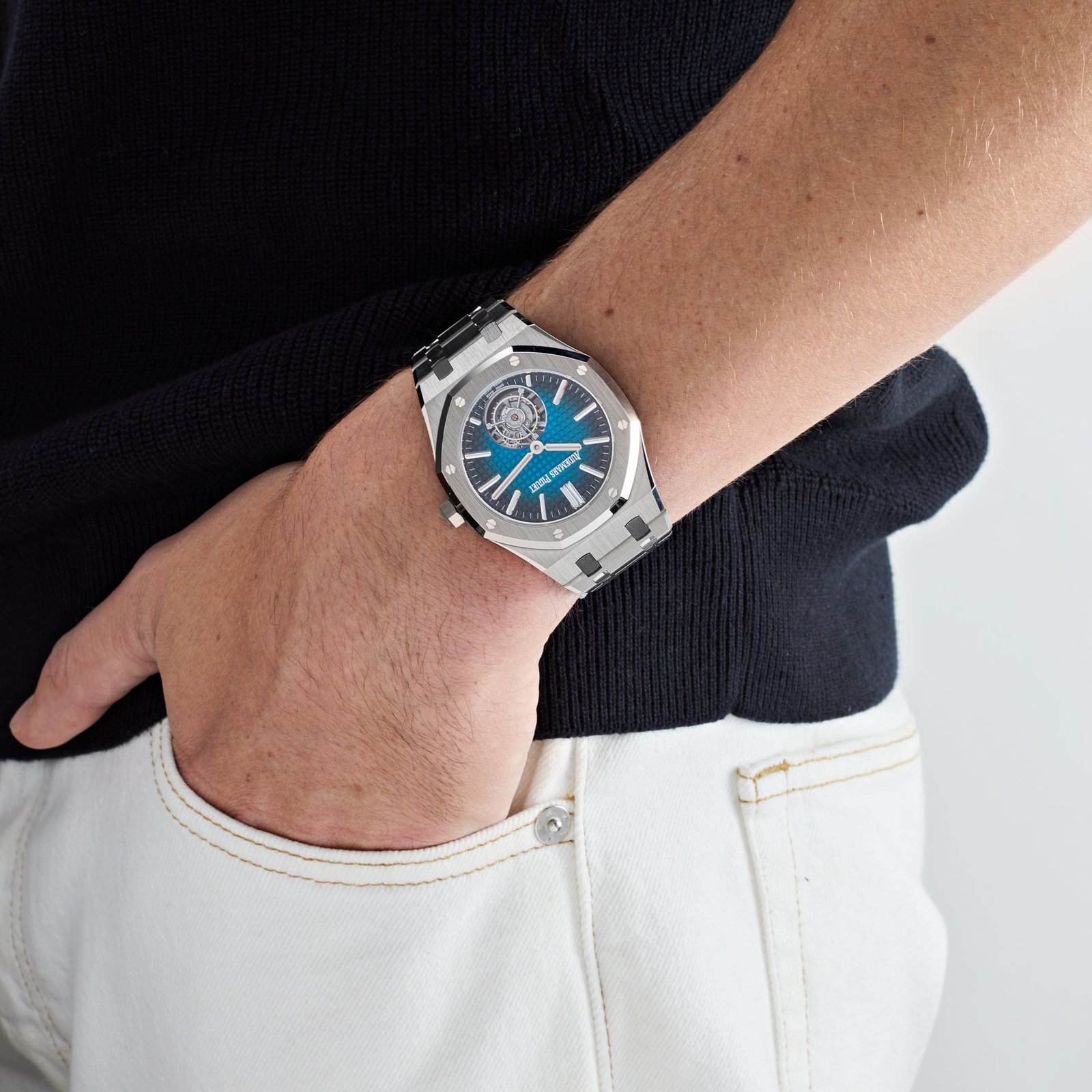 audemars-piguet-royal-oak-26730ti-oo-1320ti-04-flying-tourbillon-titanium-limited-edition-2023-audemars-piguet-40260234412276
