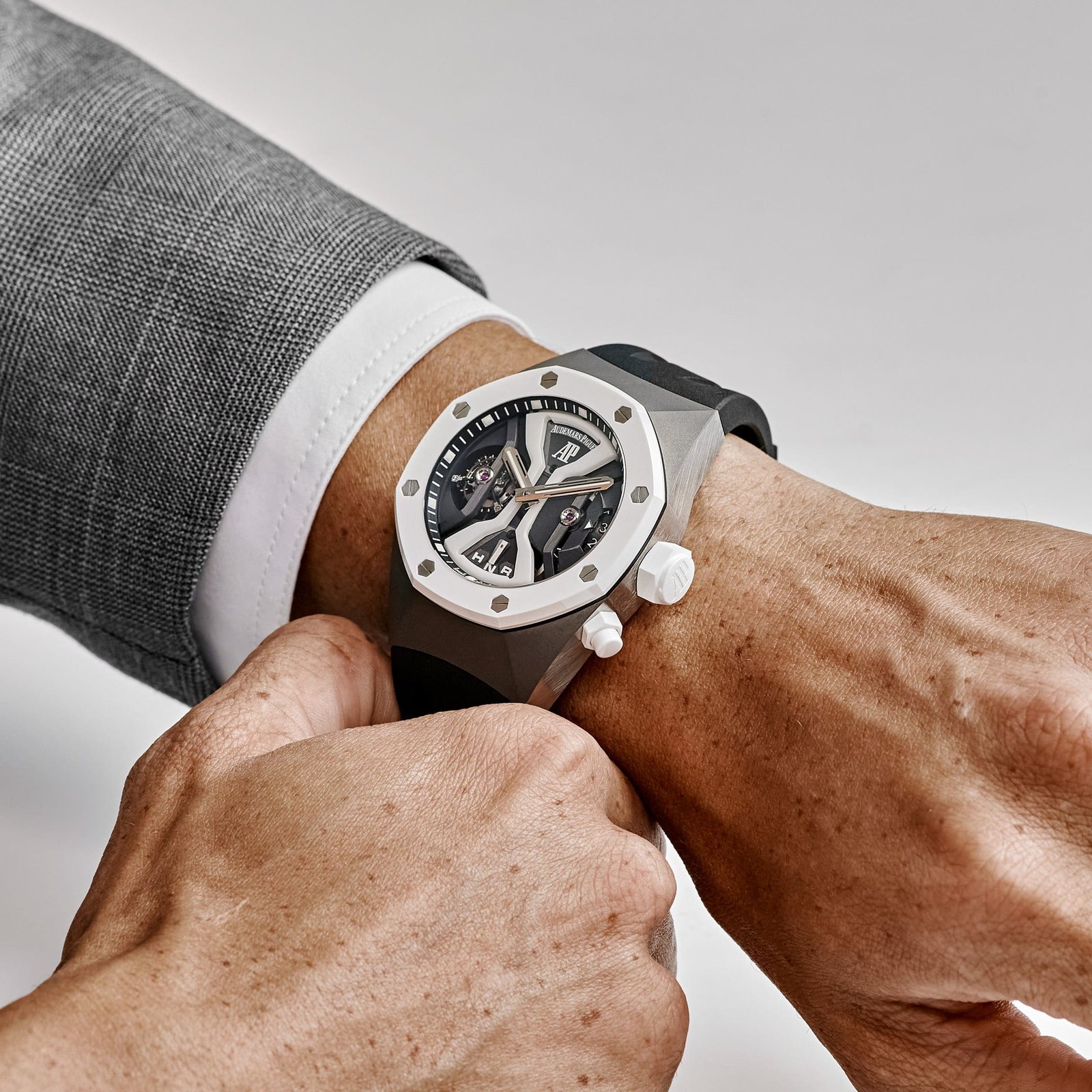 audemars-piguet-royal-oak-concept-26580io-oo-d010ca-01-tourbillon-gmt-titanium-audemars-piguet-1193996757