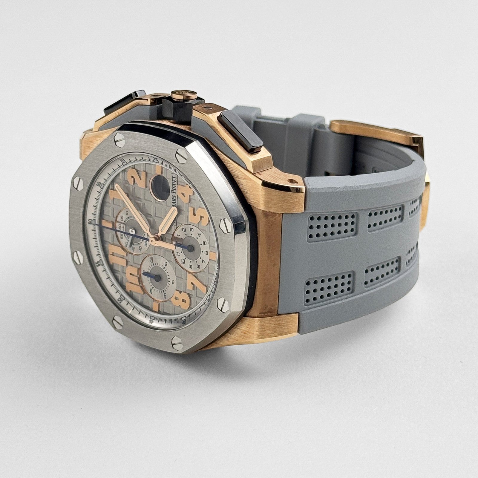 audemars-piguet-royal-oak-offshore-26210oi-oo-a109cr-01-chronograph-lebron-james-limited-edition-2013-audemars-piguet-1175975293