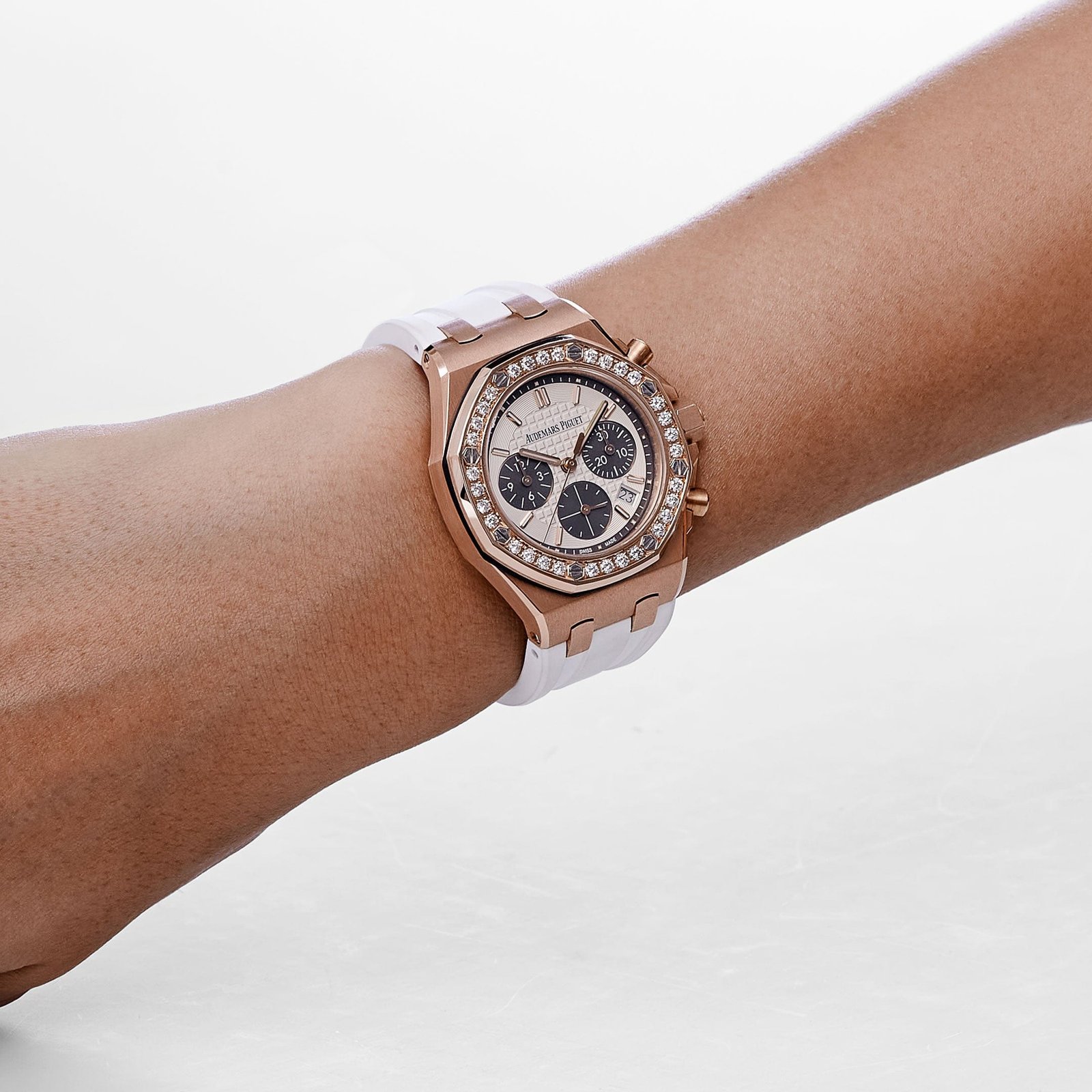 audemars-piguet-royal-oak-offshore-26231or-zz-d003ca-01-ladies-chronograph-rose-gold-silver-dial-diamond-bezel-2018-audemars-piguet-1204361733