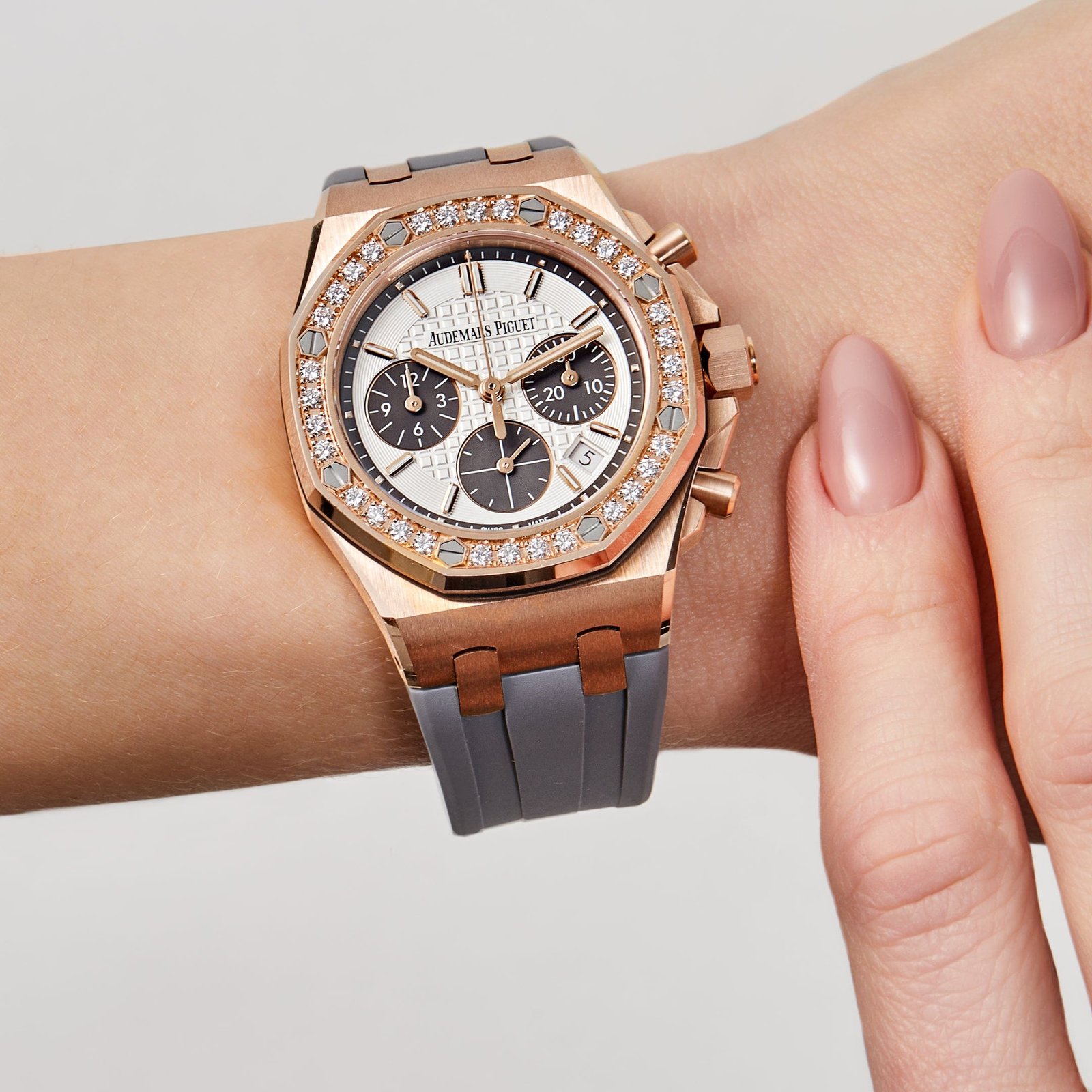 audemars-piguet-royal-oak-offshore-26231or-zz-d003ca-01-ladies-chronograph-rose-gold-silver-dial-diamond-bezel-2023-audemars-piguet-1210731647