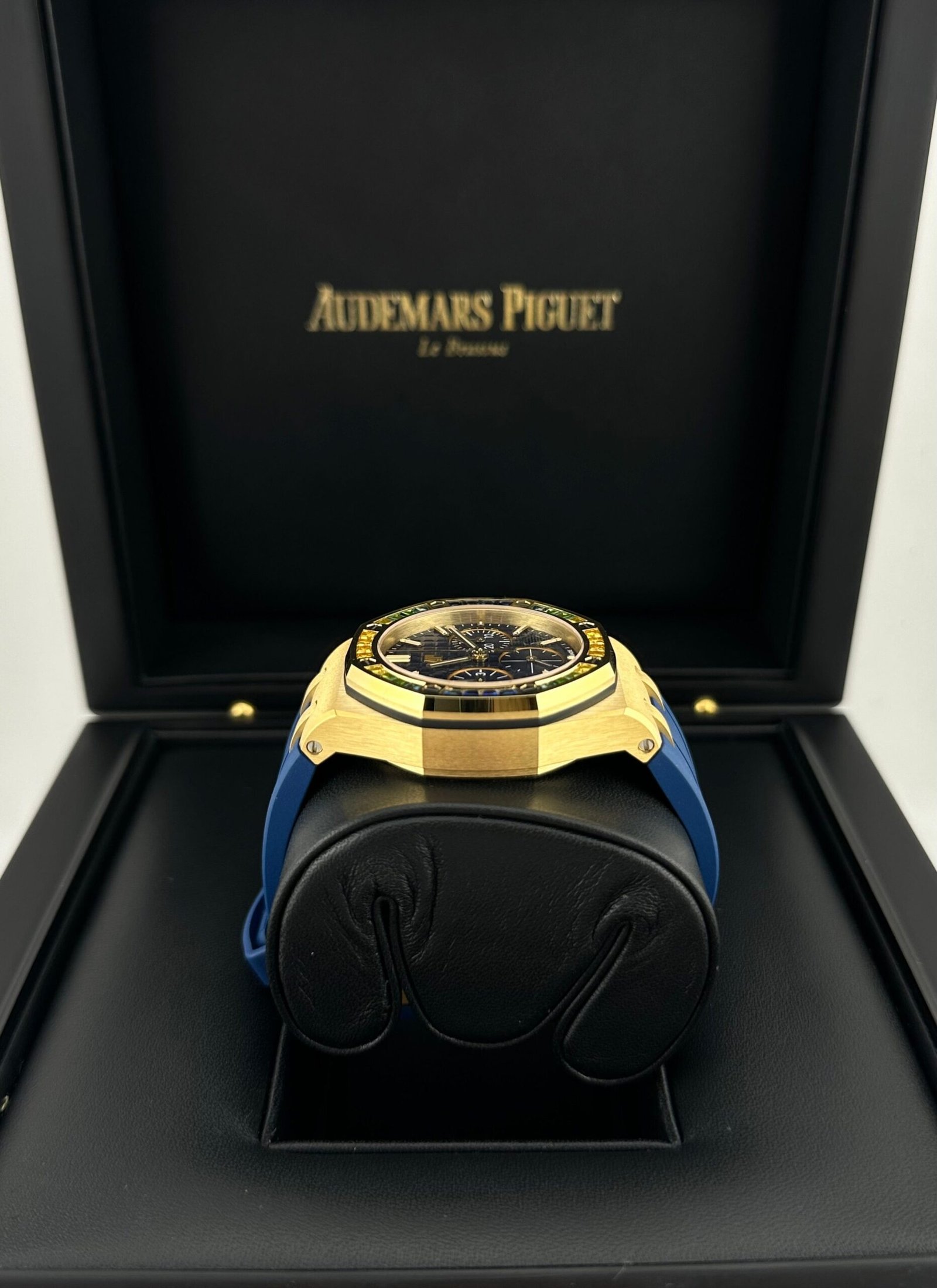 audemars-piguet-royal-oak-offshore-26236ba-yy-d346ca-01-yellow-gold-sapphire-dial-2023-audemars-piguet-41251340746996