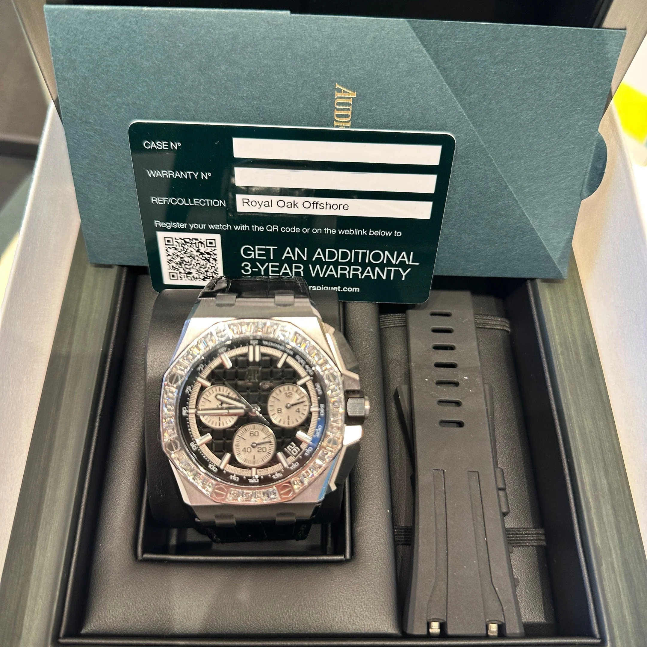 audemars-piguet-royal-oak-offshore-26424bc-zz-d002ca-01-chronograph-white-gold-black-dial-diamond-bezel-2024-audemars-piguet-1176818127