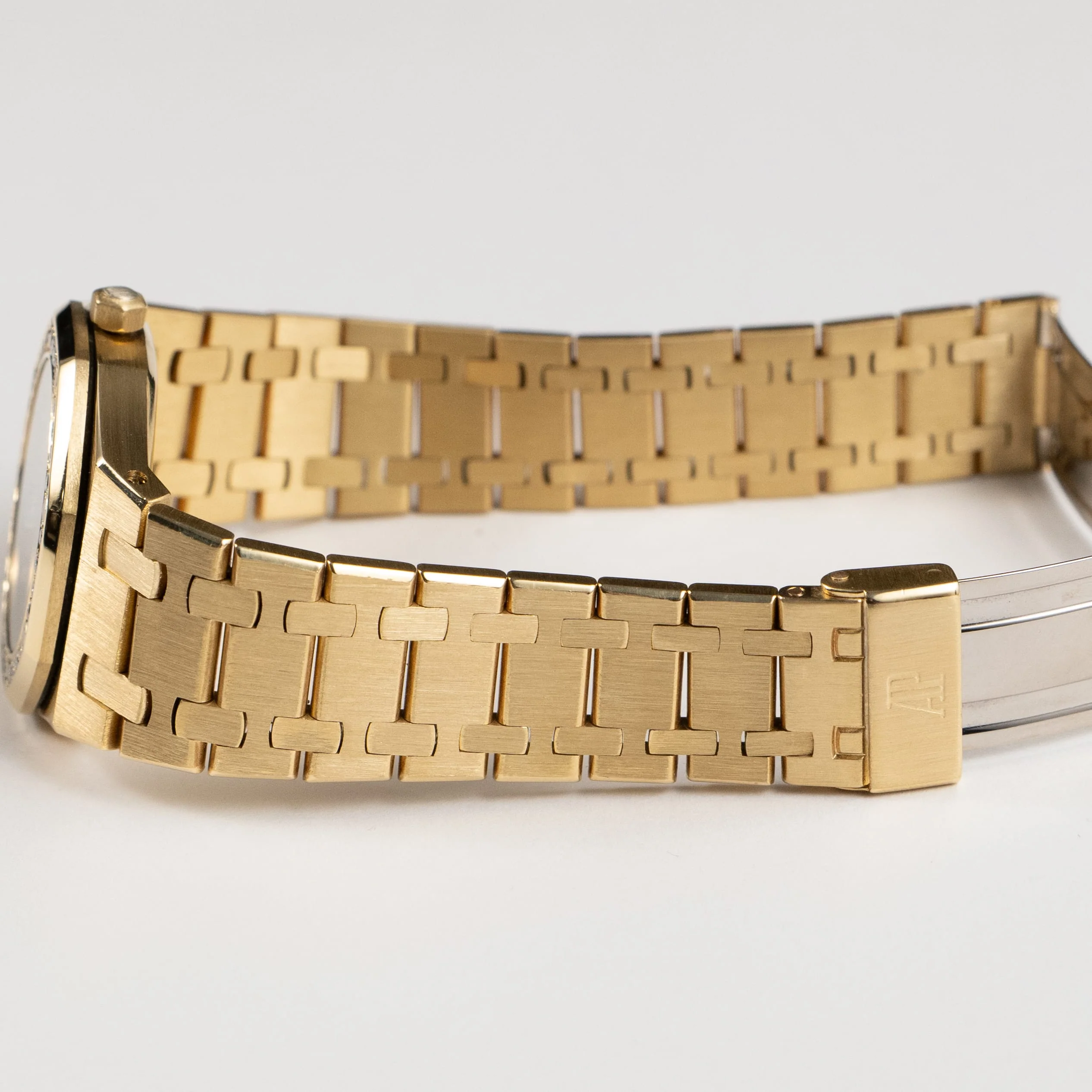 audemars-piguet-royal-oak-vintage-14587-708-ladies-yellow-gold-champagne-diamond-dial-diamond-bezel-1990-audemars-piguet-1236719933