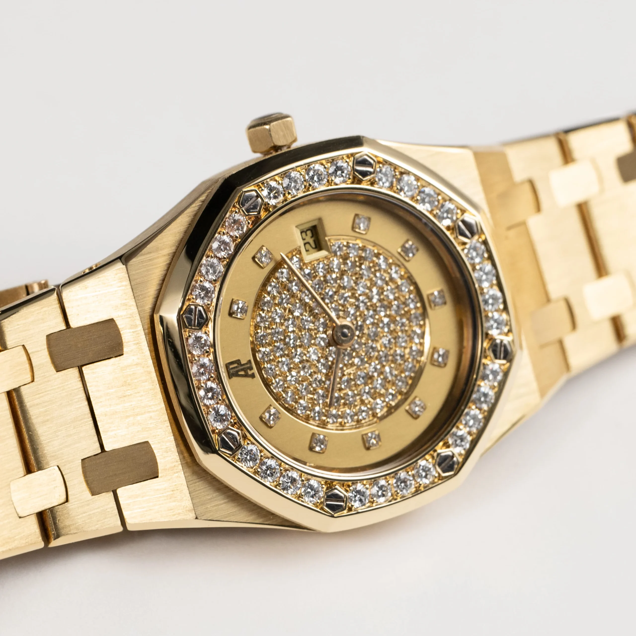 audemars-piguet-royal-oak-vintage-14587-708-ladies-yellow-gold-champagne-diamond-dial-diamond-bezel-1990-audemars-piguet-1236719936