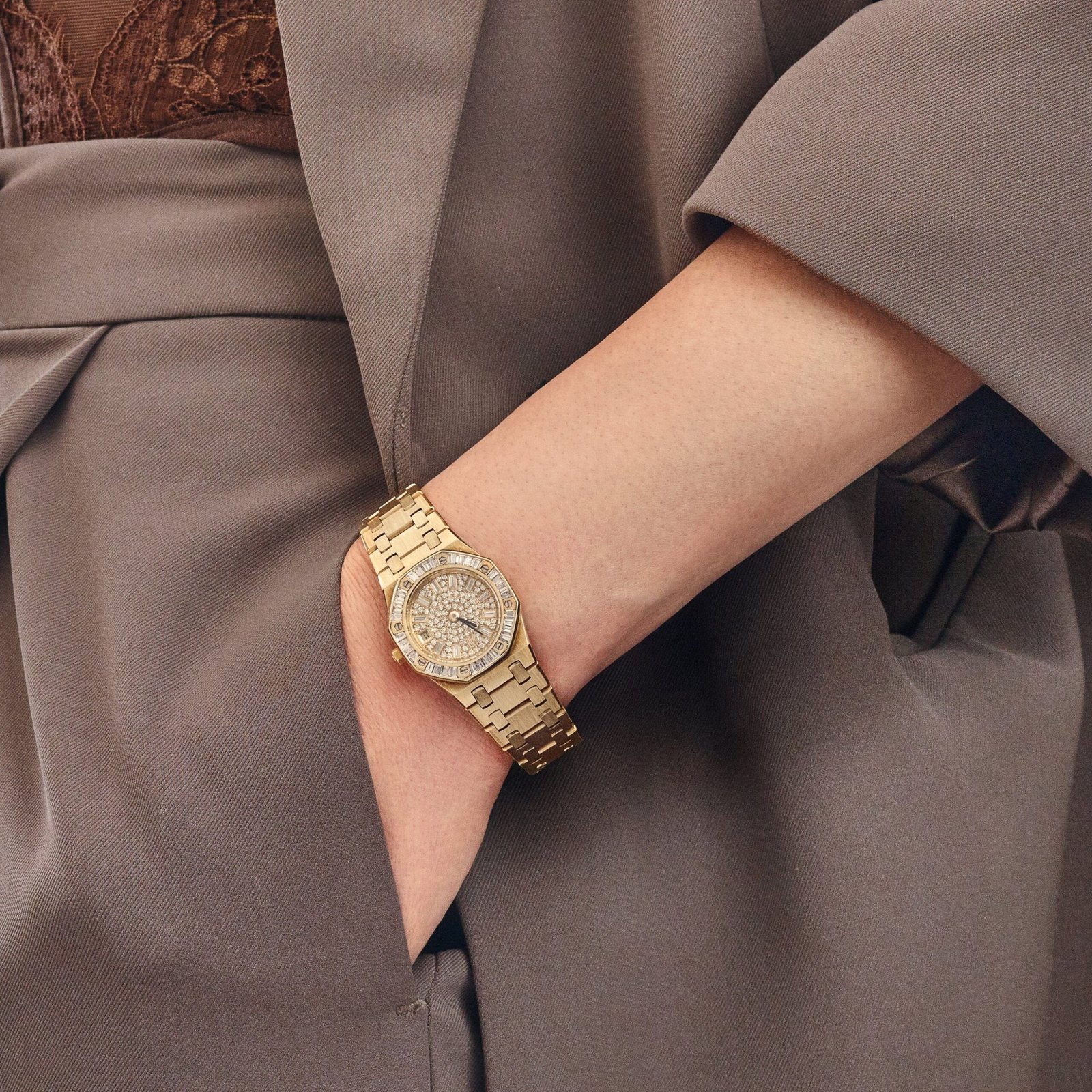 audemars-piguet-royal-oak-vintage-66464ba-z-0722ba-01-ladies-yellow-gold-diamond-dial-diamond-bezel-quartz-audemars-piguet-1220572461