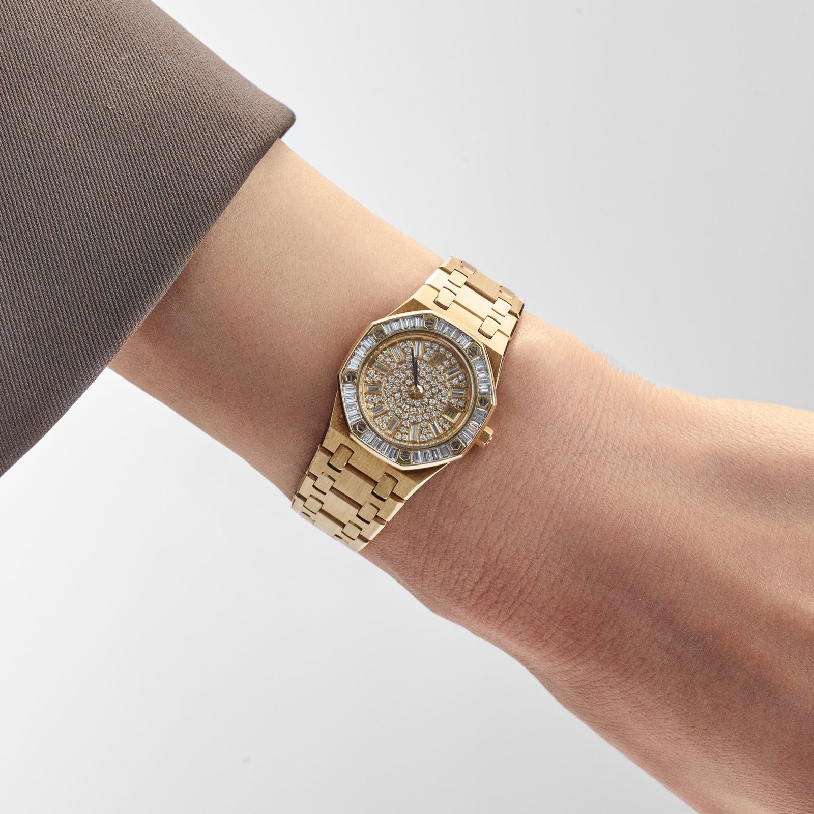 audemars-piguet-royal-oak-vintage-66464ba-z-0722ba-01-ladies-yellow-gold-diamond-dial-diamond-bezel-quartz-audemars-piguet-1220572462