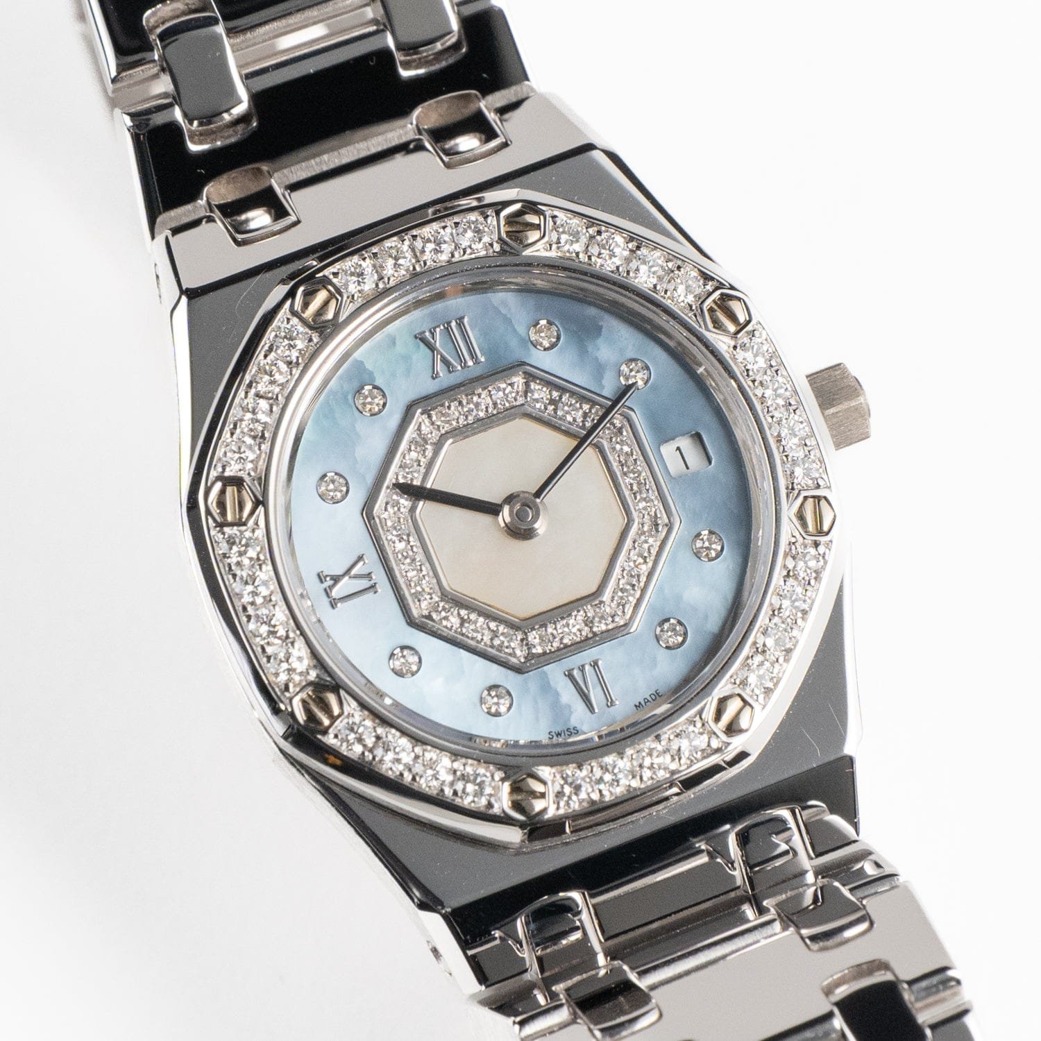 audemars-piguet-royal-oak-vintage-67371bc-093-ladies-white-gold-blue-mother-of-pearl-diamond-dial-diamond-bezel-quartz-audemars-piguet-1217047498