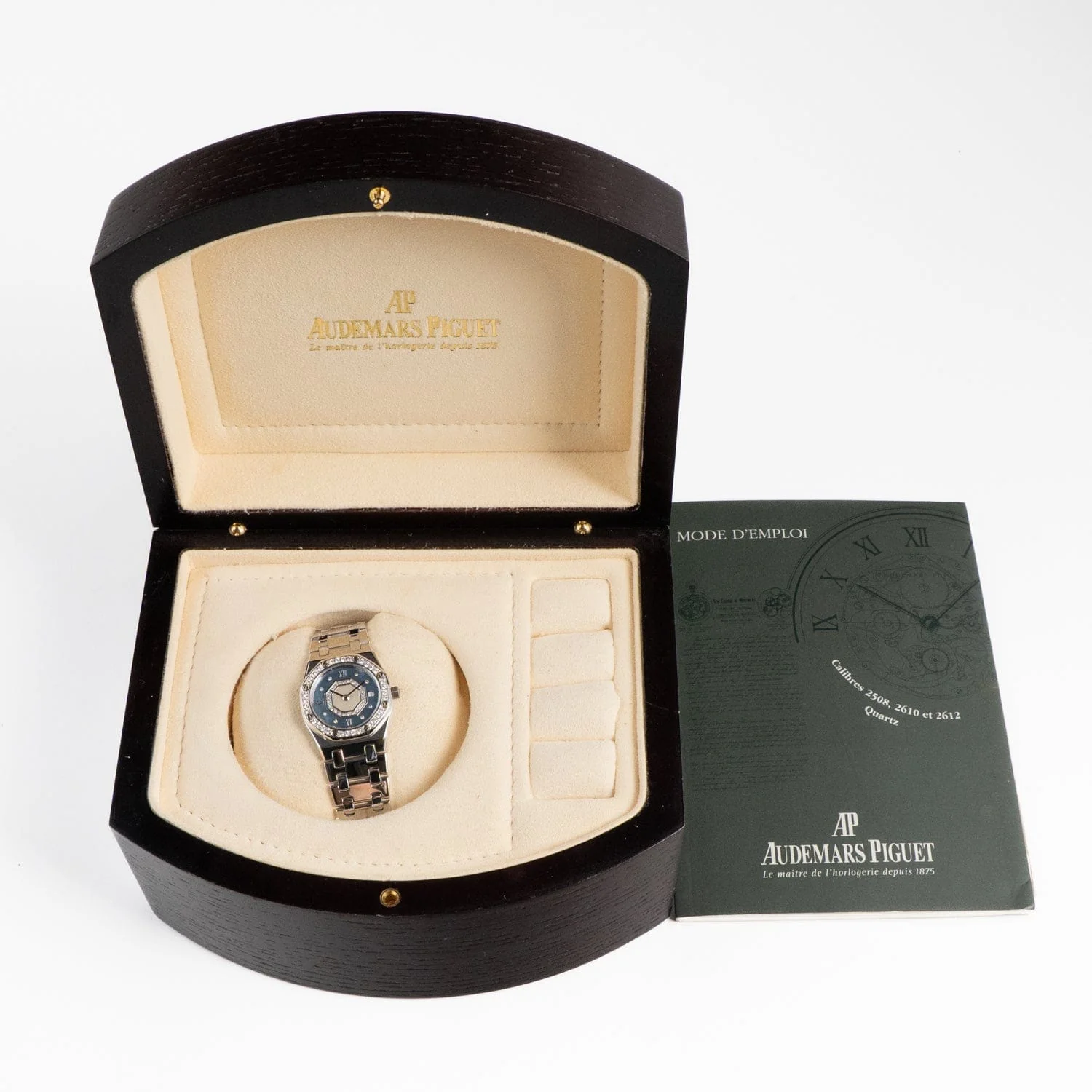 audemars-piguet-royal-oak-vintage-67371bc-093-ladies-white-gold-blue-mother-of-pearl-diamond-dial-diamond-bezel-quartz-audemars-piguet-1217047507