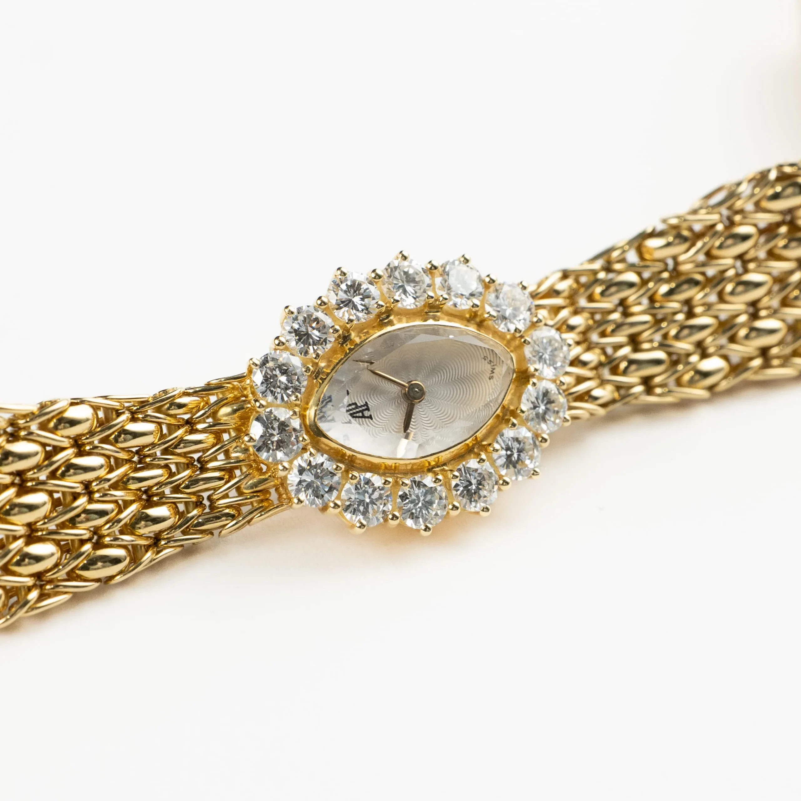 audemars-piguet-vintage-oval-66429ba-zz-0780ba-02-ladies-cocktail-watch-yellow-gold-white-dial-diamond-bezel-quartz-audemars-piguet-1234312441