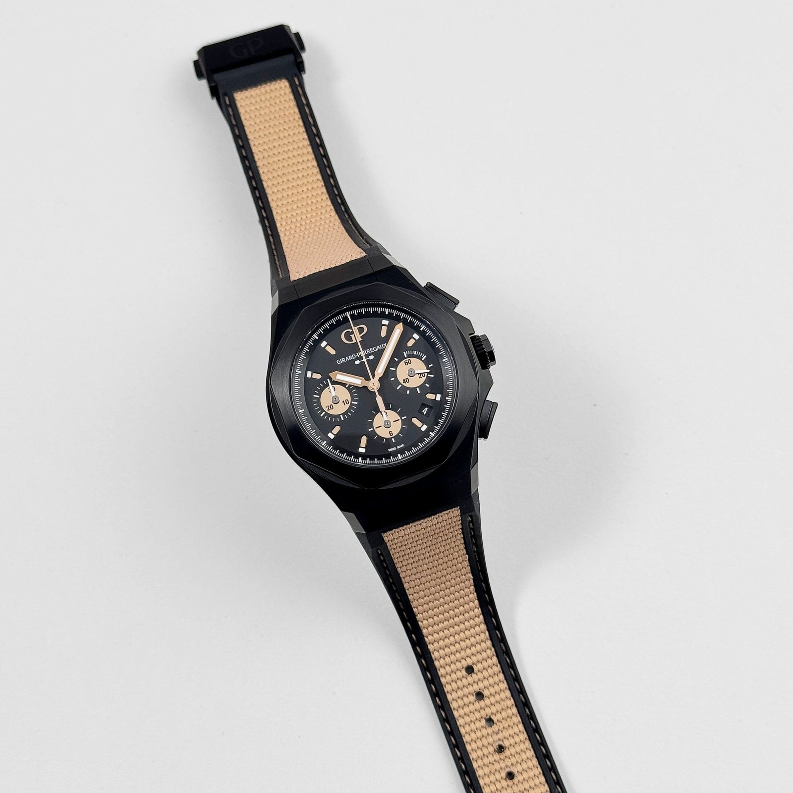 girard-perregaux-laureato-absolute-gold-fever-81060-21-492-fh3a-girard-perregaux-1170334989