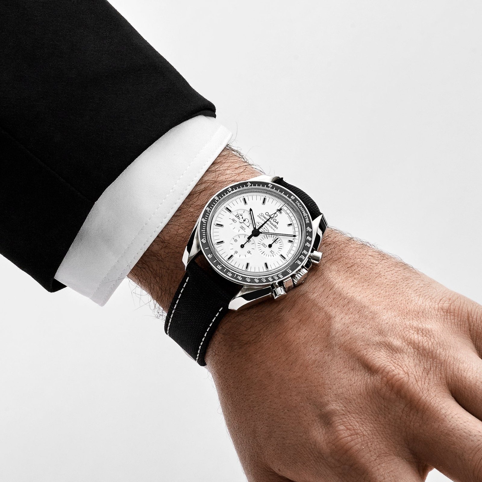 omega-speedmaster-311-32-42-30-04-003-silver-snoopy-apollo-xiii-45th-anniversary-edition-stainless-steel-white-dial-limited-edition-of-1970-2015-omega-1227876900