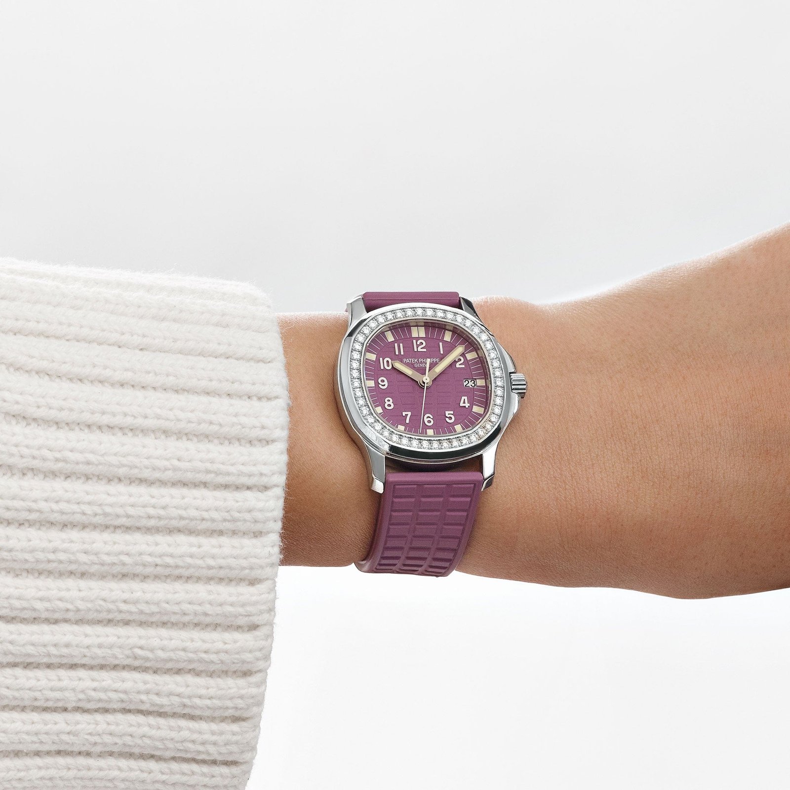 patek-philippe-aquanaut-luce-5067a-016-ladies-stainless-steel-pink-dial-diamond-bezel-2010-patek-philippe-1211022031