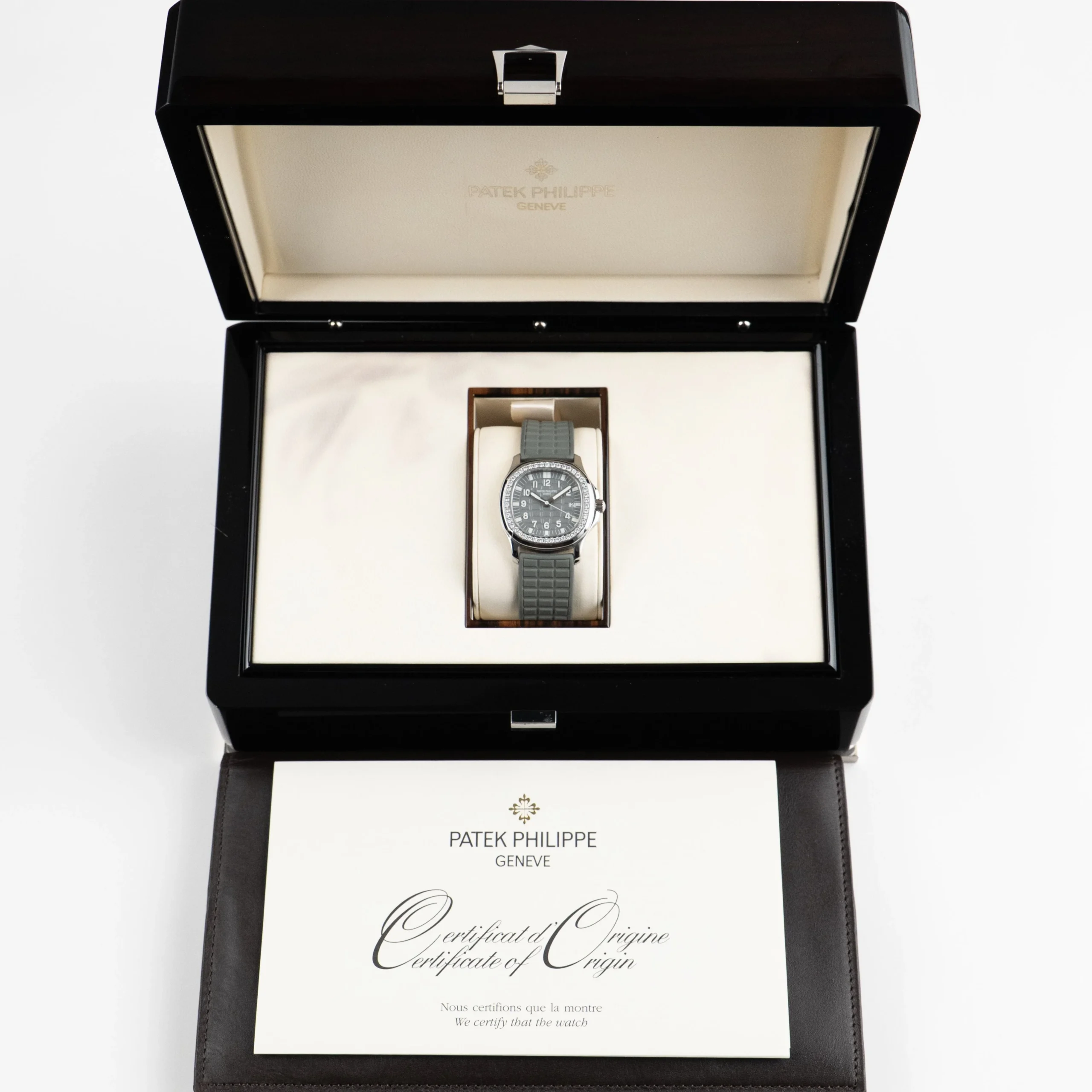 patek-philippe-aquanaut-luce-5067a-018-ladies-stainless-steel-gray-dial-diamond-bezel-2007-patek-philippe-1221897328