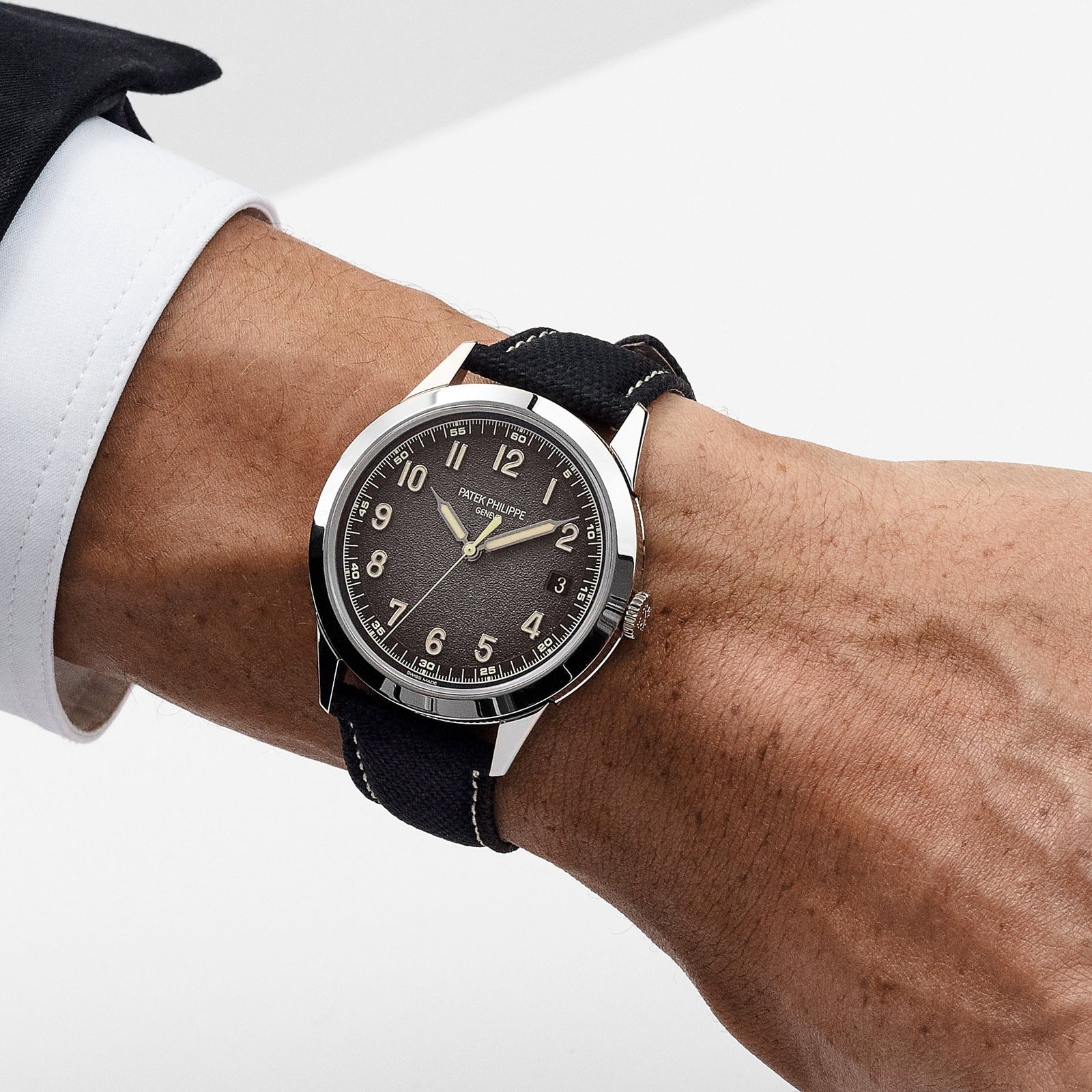 patek-philippe-calatrava-5226g-001-white-gold-charcoal-dial-date-2025-patek-philippe-1216882497