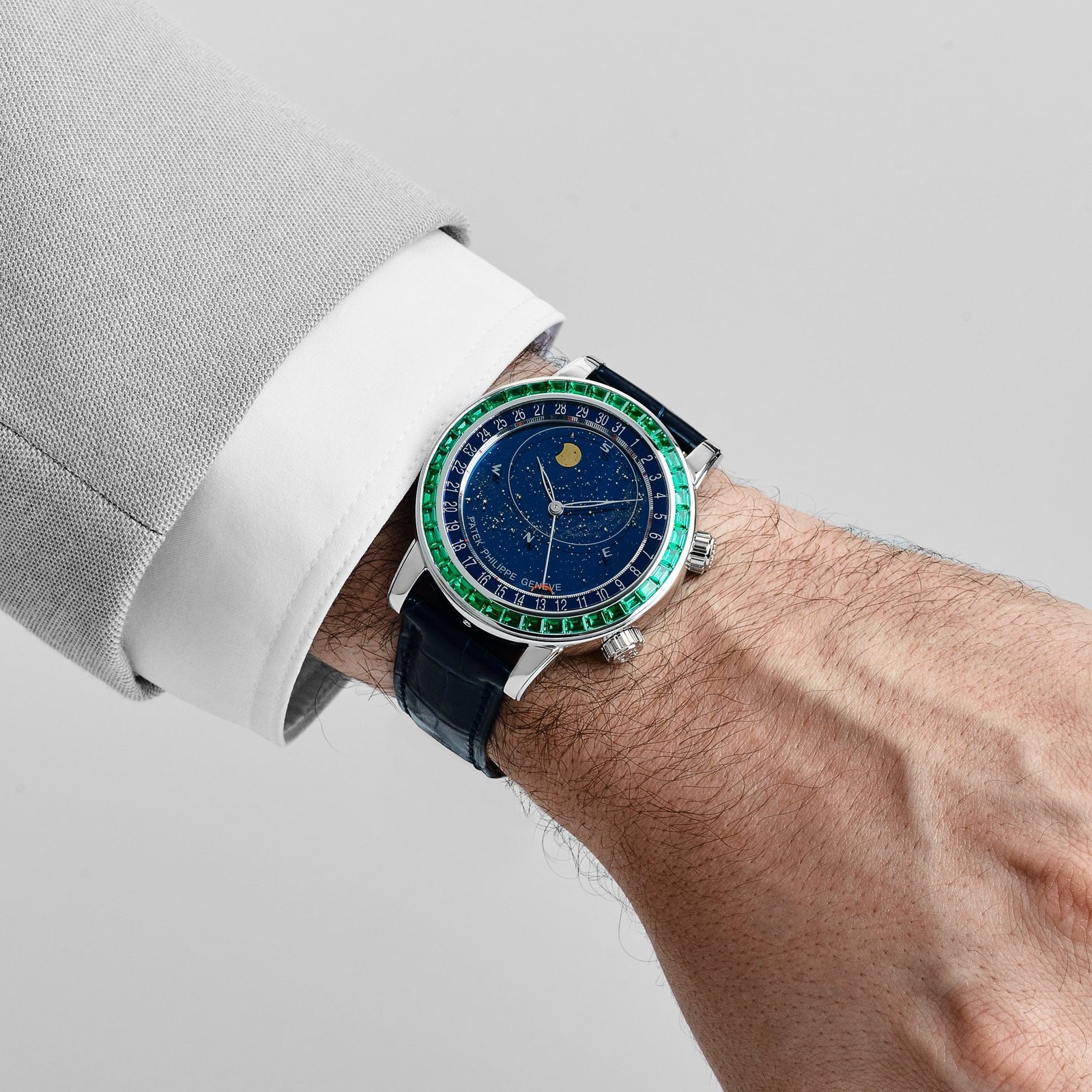 patek-philippe-celestial-joaillerie-grand-complications-6104-13p-010-platinum-blue-dial-emerald-bezel-2025-patek-philippe-1224974615