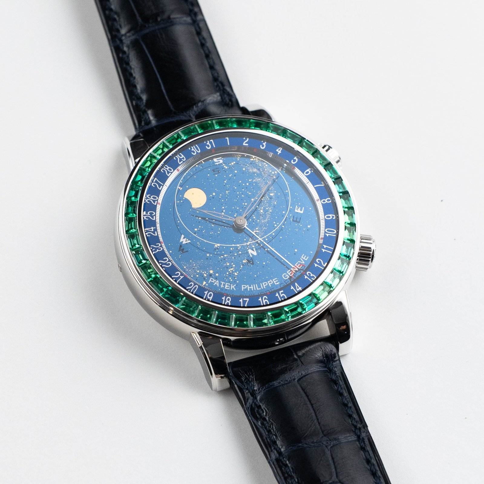 patek-philippe-celestial-joaillerie-grand-complications-6104-13p-010-platinum-blue-dial-emerald-bezel-2025-patek-philippe-1225015714