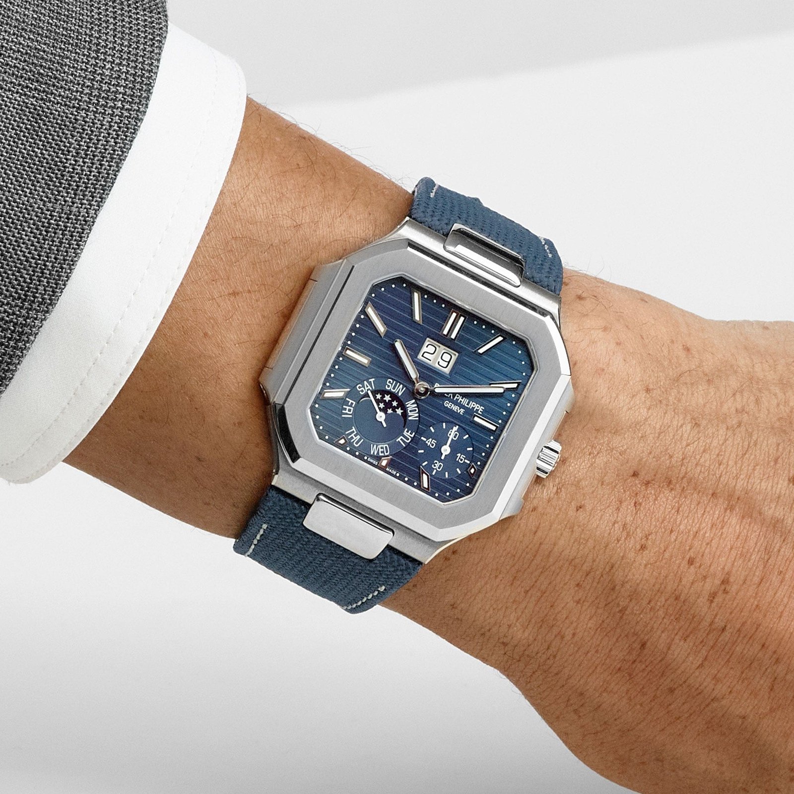 patek-philippe-cubitus-5822p-001-platinum-blue-dial-moon-phase-2024-patek-philippe-1210072252