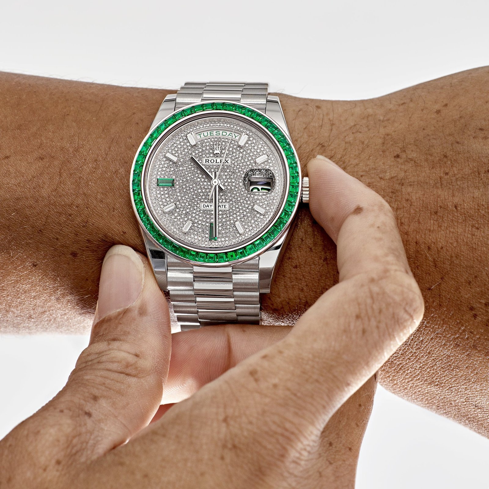 rolex-day-date-228396tem-platinum-diamond-dial-emerald-bezel-rolex-42986664755444