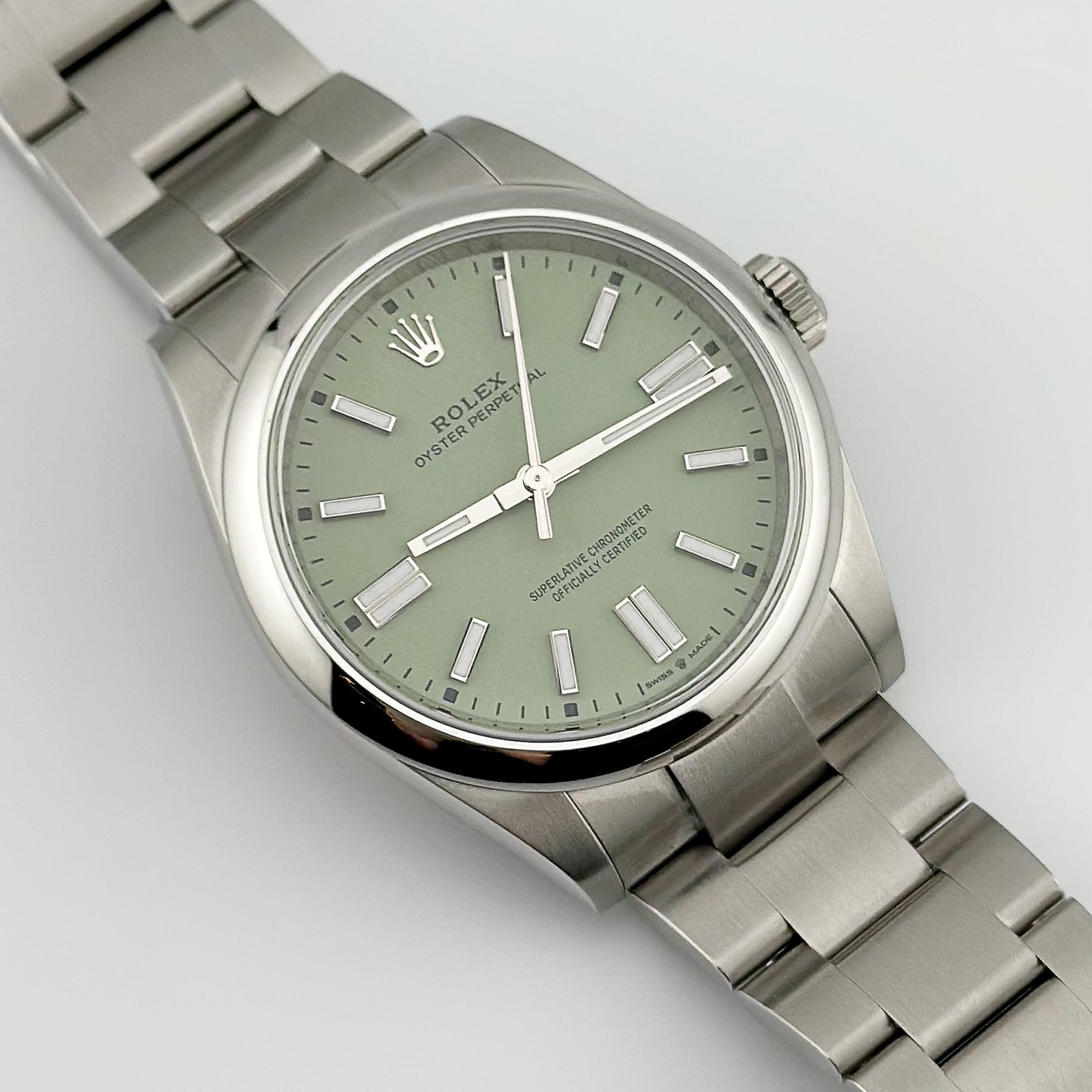rolex-oyster-perpetual-41-134300-stainless-steel-pistachio-dial-2026-rolex-1218154625
