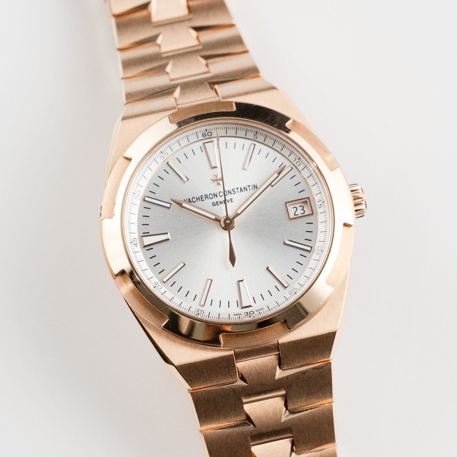 vacheron-constantin-overseas-4500v-000r-b127-rose-gold-silver-dial-2022-vacheron-constantin-1226974770