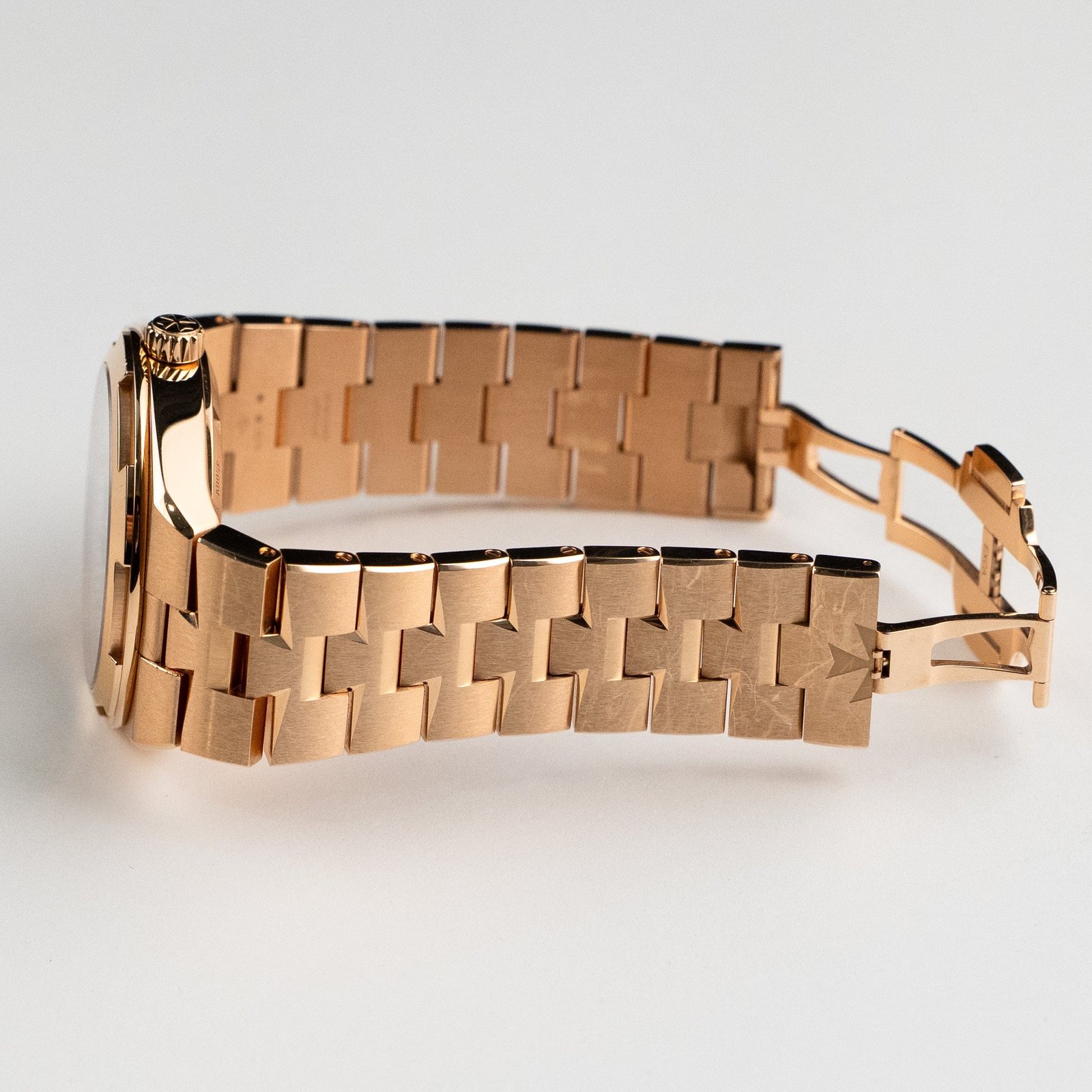 vacheron-constantin-overseas-4500v-000r-b127-rose-gold-silver-dial-2022-vacheron-constantin-1226974773