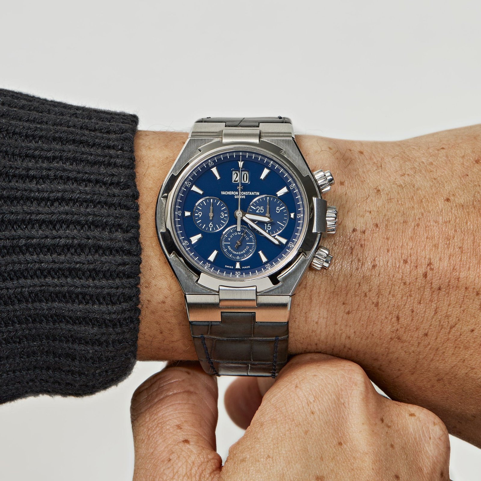 vacheron-constantin-overseas-chronograph-stainless-steel-blue-dial-49150-000a-9745-vacheron-constantin-40674319532276