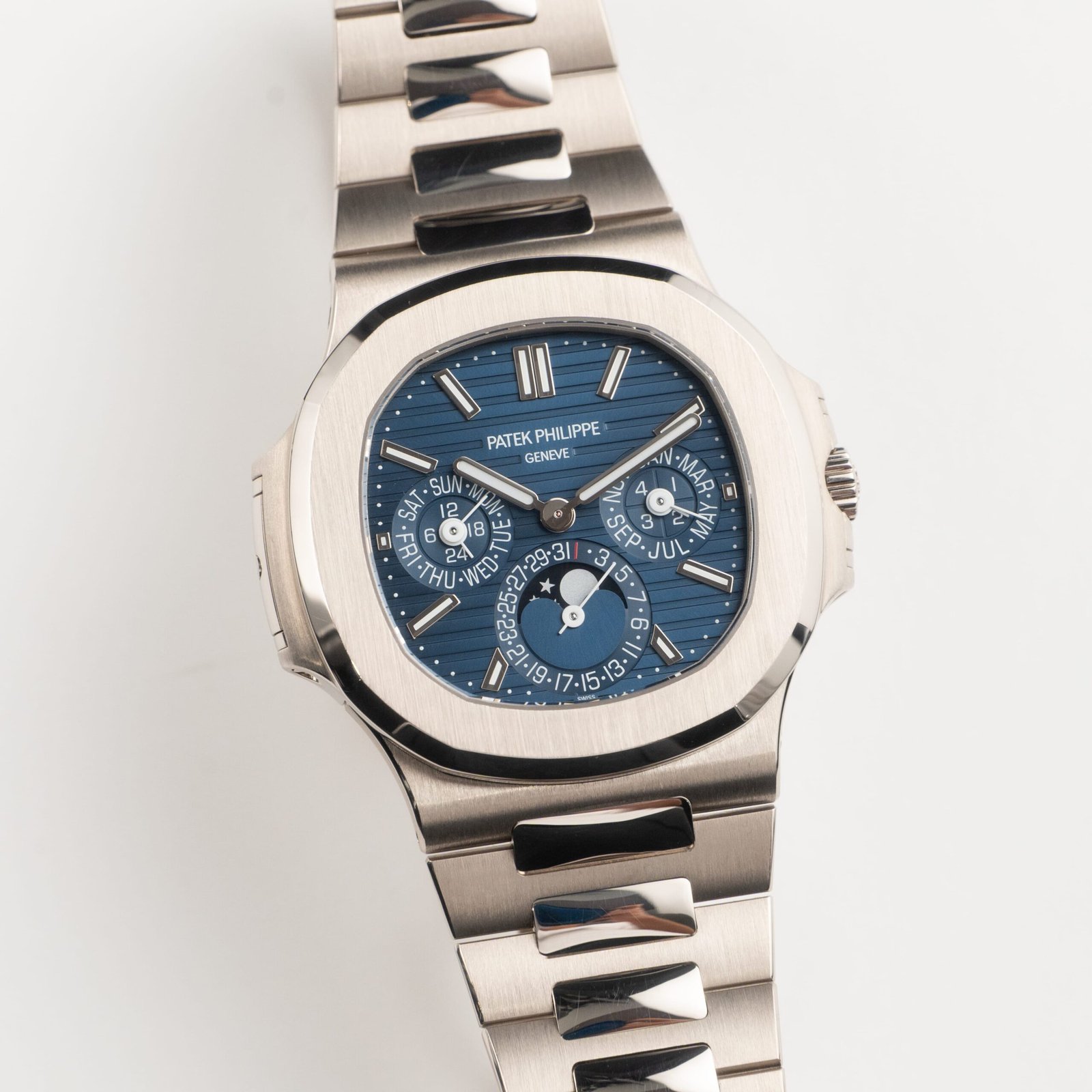 patek-philippe-nautilus-5740-1g-001-perpetual-calendar-moon-phases-white-gold-2022-patek-philippe-1236962437