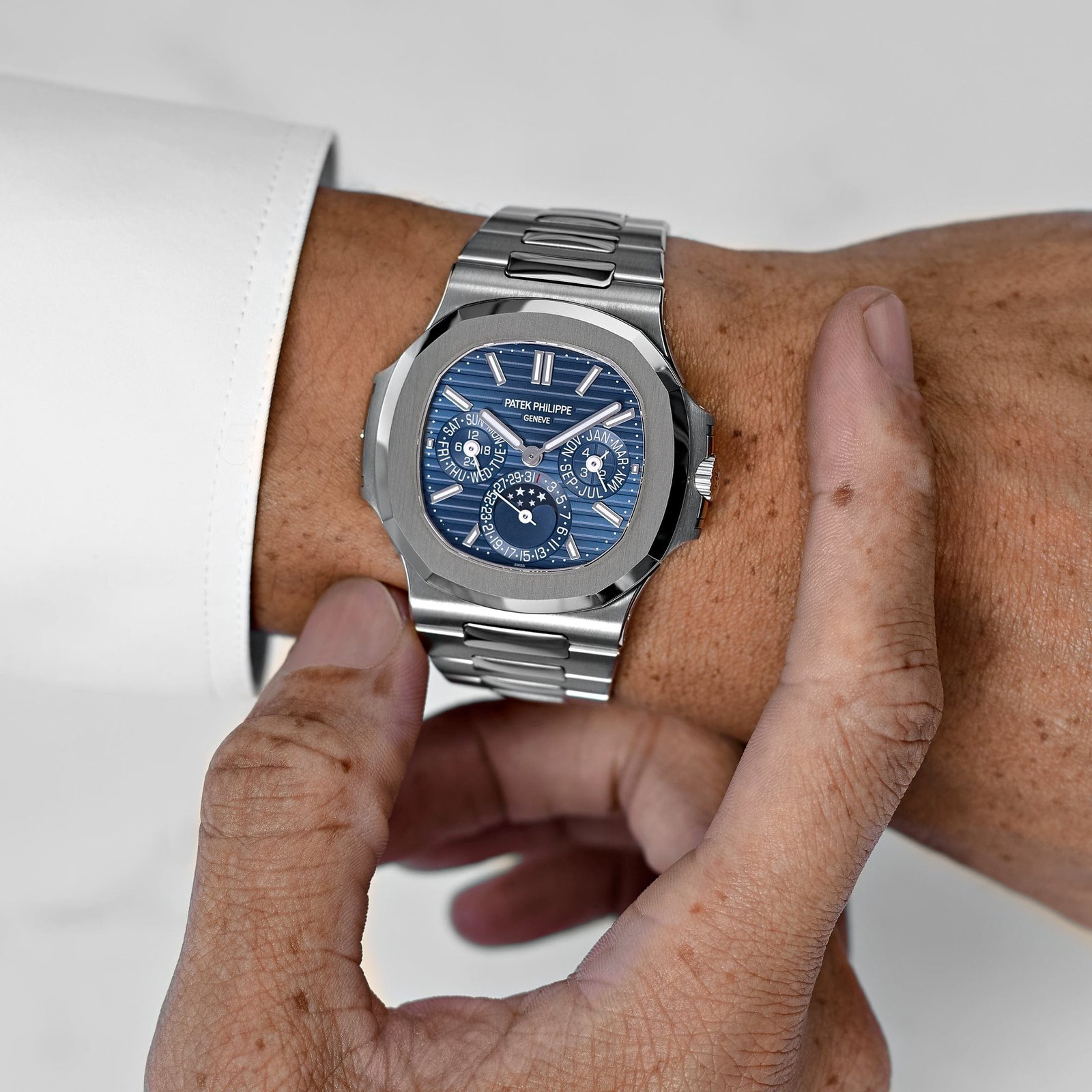 patek-philippe-nautilus-5740-1g-001-perpetual-calendar-moon-phases-white-gold-2023-patek-philippe-1186803176